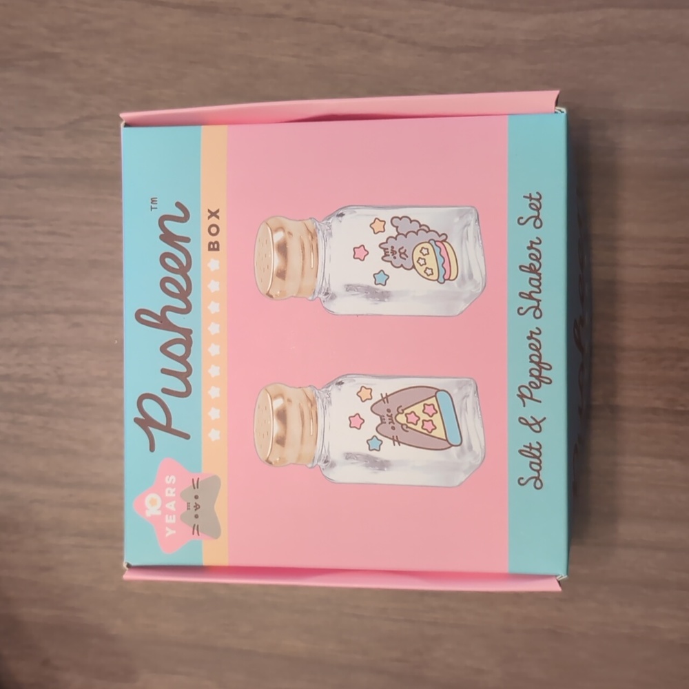 Pusheen Salt & Pepper Shaker Set NEW